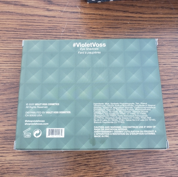 Violet Voss Olive You Forever Eyeshadow Palette - Picture 3 of 6